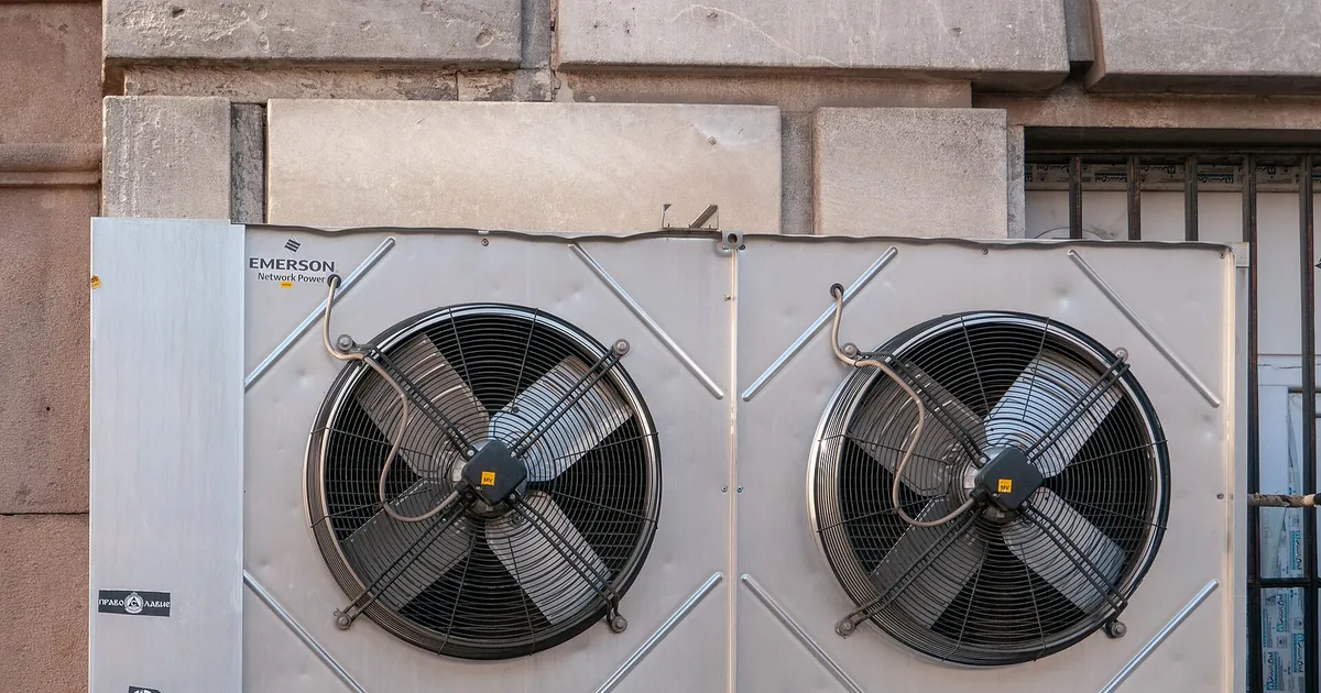 10 อันดับแอร์ติดผนังที่ดีที่สุด 2026 — Daikin, Mitsubishi, Sharp ยี่ห้อไหนคุ้มที่สุด?