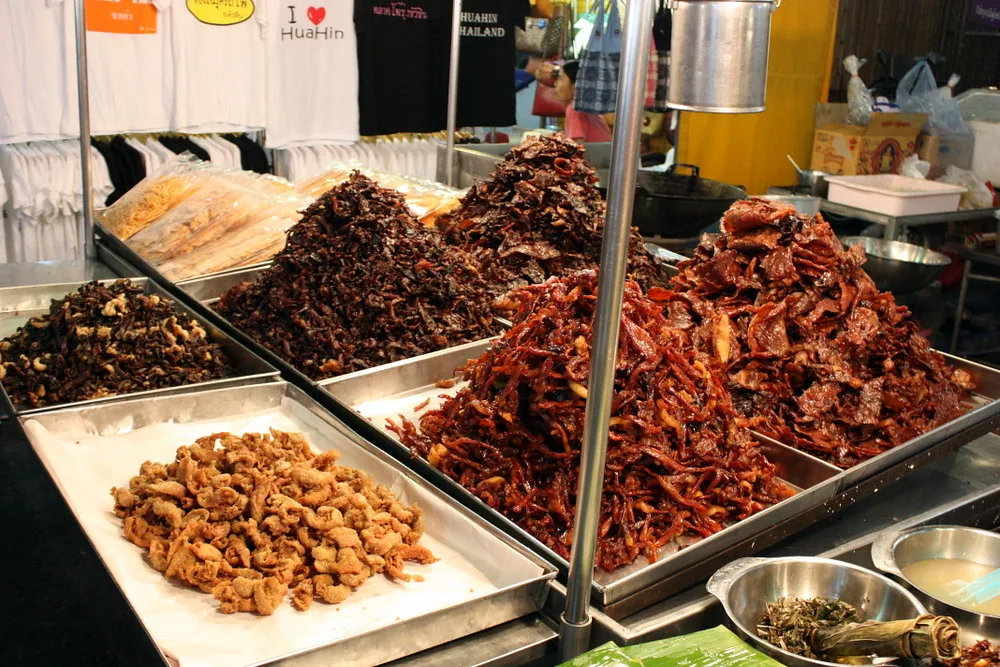 ตลาดหัวหิน อาหารแห้งและของขึ้นชื่อประจำจังหวัดที่นักท่องเที่ยวต้องไปชิม