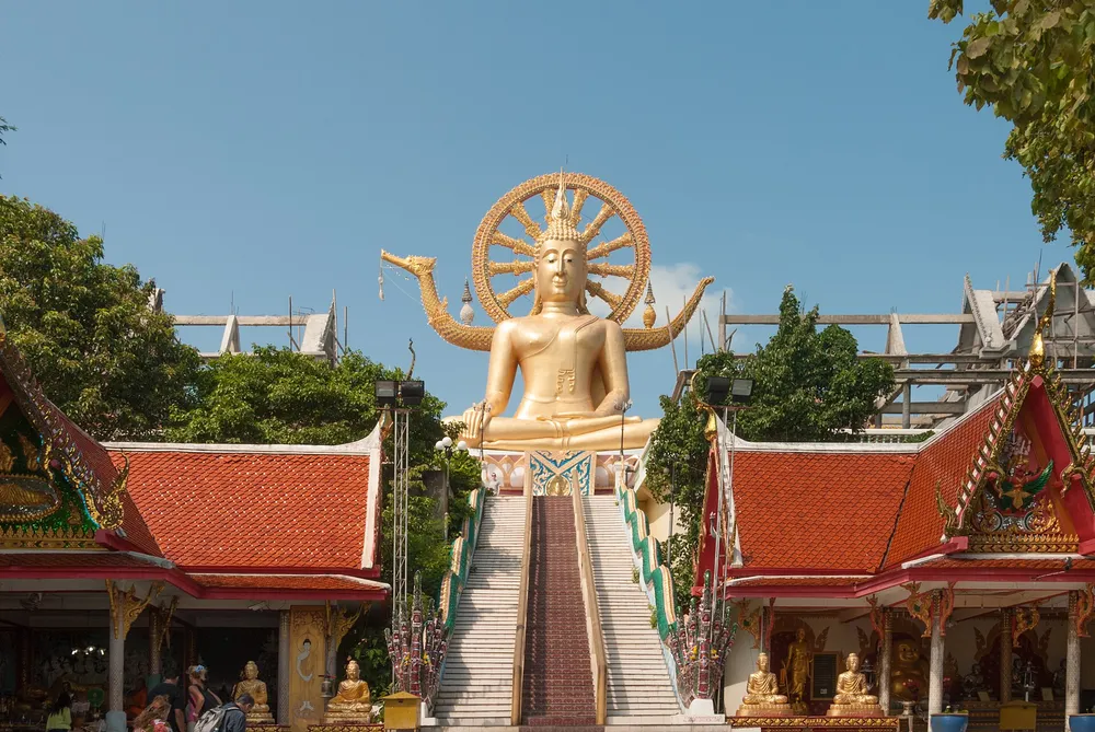 พระพุทธรูปทองคำขนาดใหญ่วัดพระยาใหญ่เกาะสมุย Wat Phra Yai Big Buddha