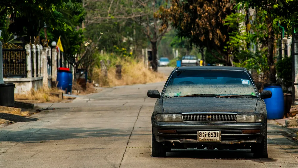 สภาพรถยนต์เสียหายหลังน้ำท่วมใหญ่ที่กรุงเทพฯ