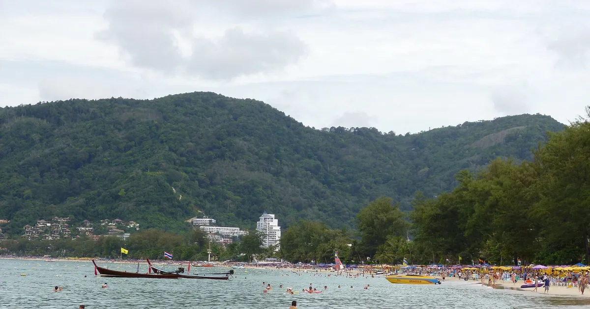 รีวิวเที่ยวภูเก็ต ฉบับครบ 2026 — หาด สถานที่ ค่าใช้จ่าย และเคล็ดลับหน้าฝน