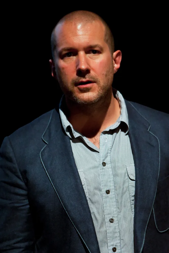 Jony Ive นักออกแบบตำนาน ผู้ร่วมก่อตั้ง IO Products ที่ OpenAI เข้าซื้อกิจการ