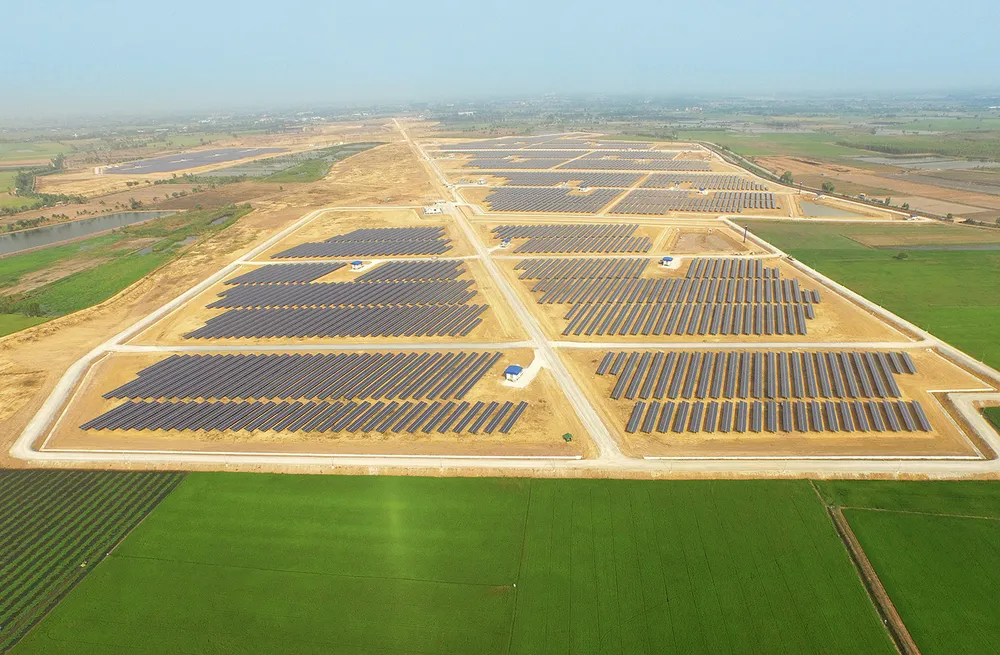 โรงไฟฟ้าพลังงานแสงอาทิตย์ B.Grimm Yanhee Solar Power Plant ในประเทศไทย